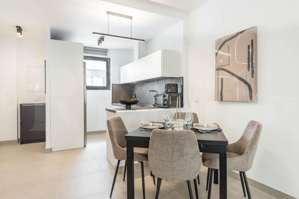 Modern Apartment With Patio & Parking By Rems Malaga Exterior photo